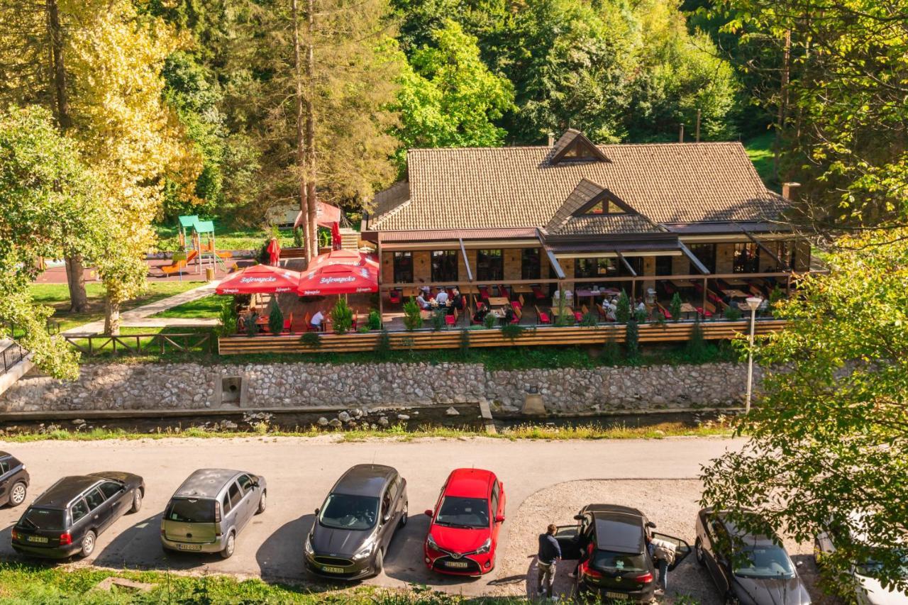 Appartement Anin Dvor Sekovici Extérieur photo